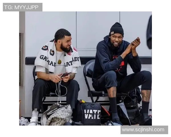 季后赛期间曝出球员与明星亲密互动 引发绯闻热议各方猜测